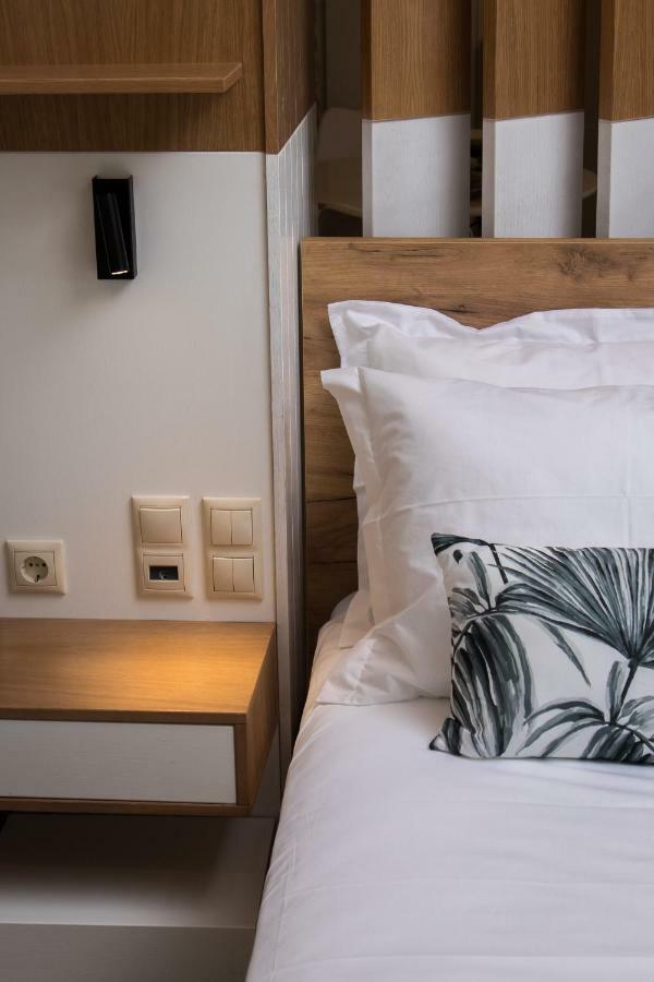 Stairs Homes & Suites Kamaria  エクステリア 写真